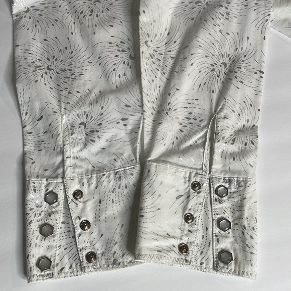 NWOT, women’s Roper Wear the west. 
Western Shirt., Size L - Picture 5 of 11